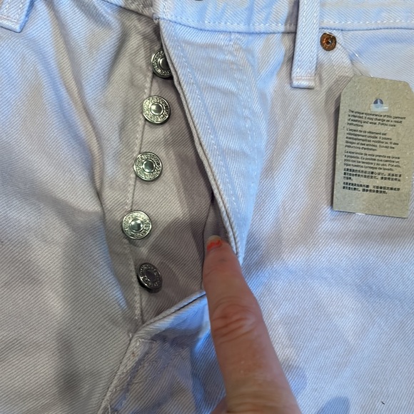 NWT Levi's 501 grey wash Women's Denim cut off Shorts size 32 - Picture 6 of 10